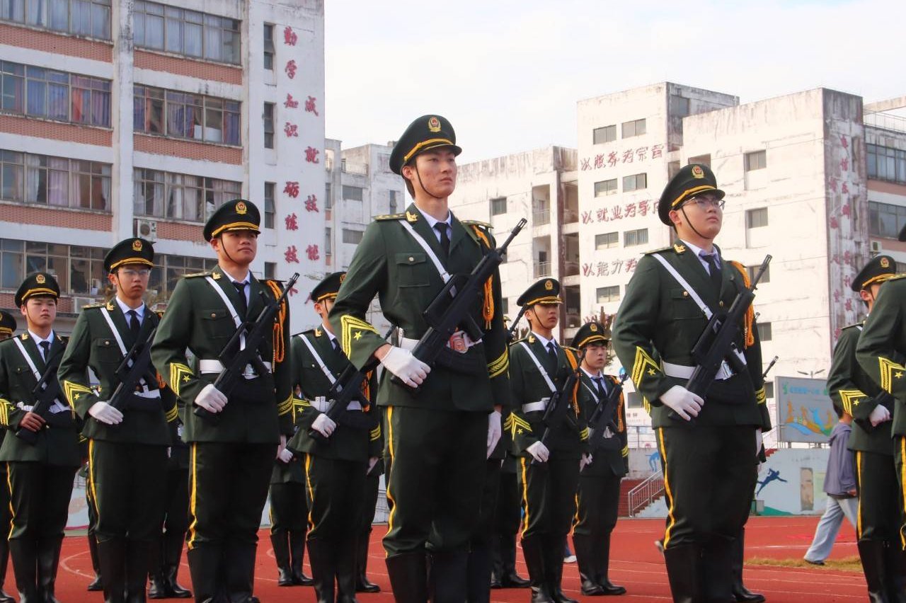 升旗致新程！学院师生同启新年奋进新篇章